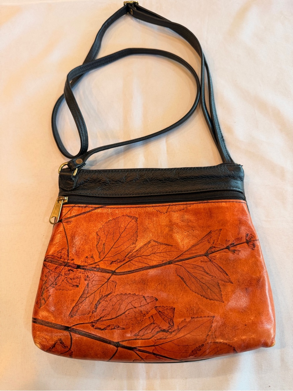 C L Whiting Collection Leaf Leather Inc Crossbody Bag